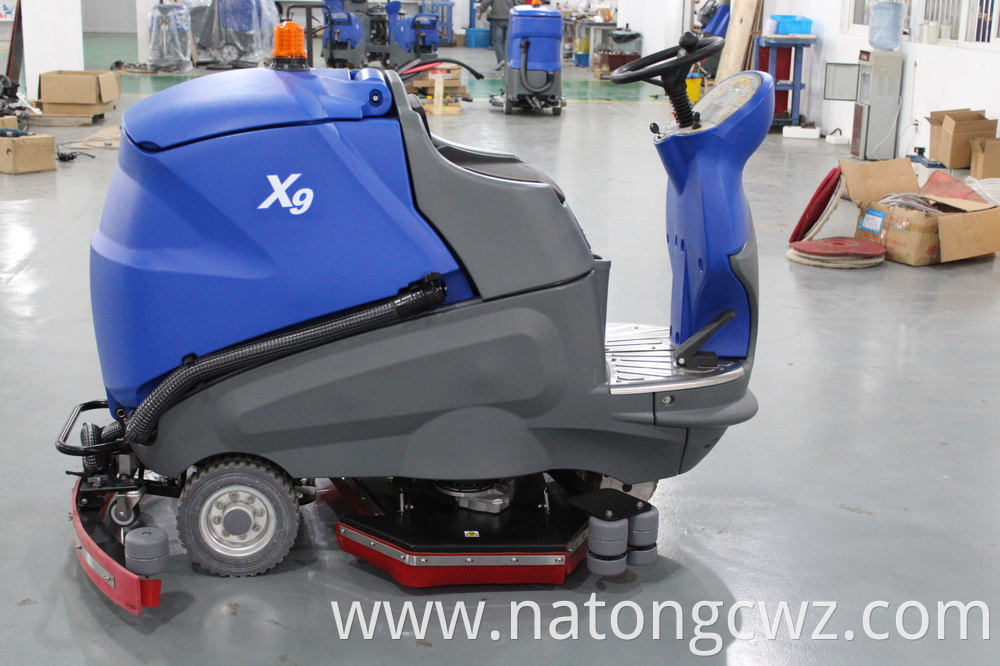 CE approved ride on floor scrubber drier for waiting hall